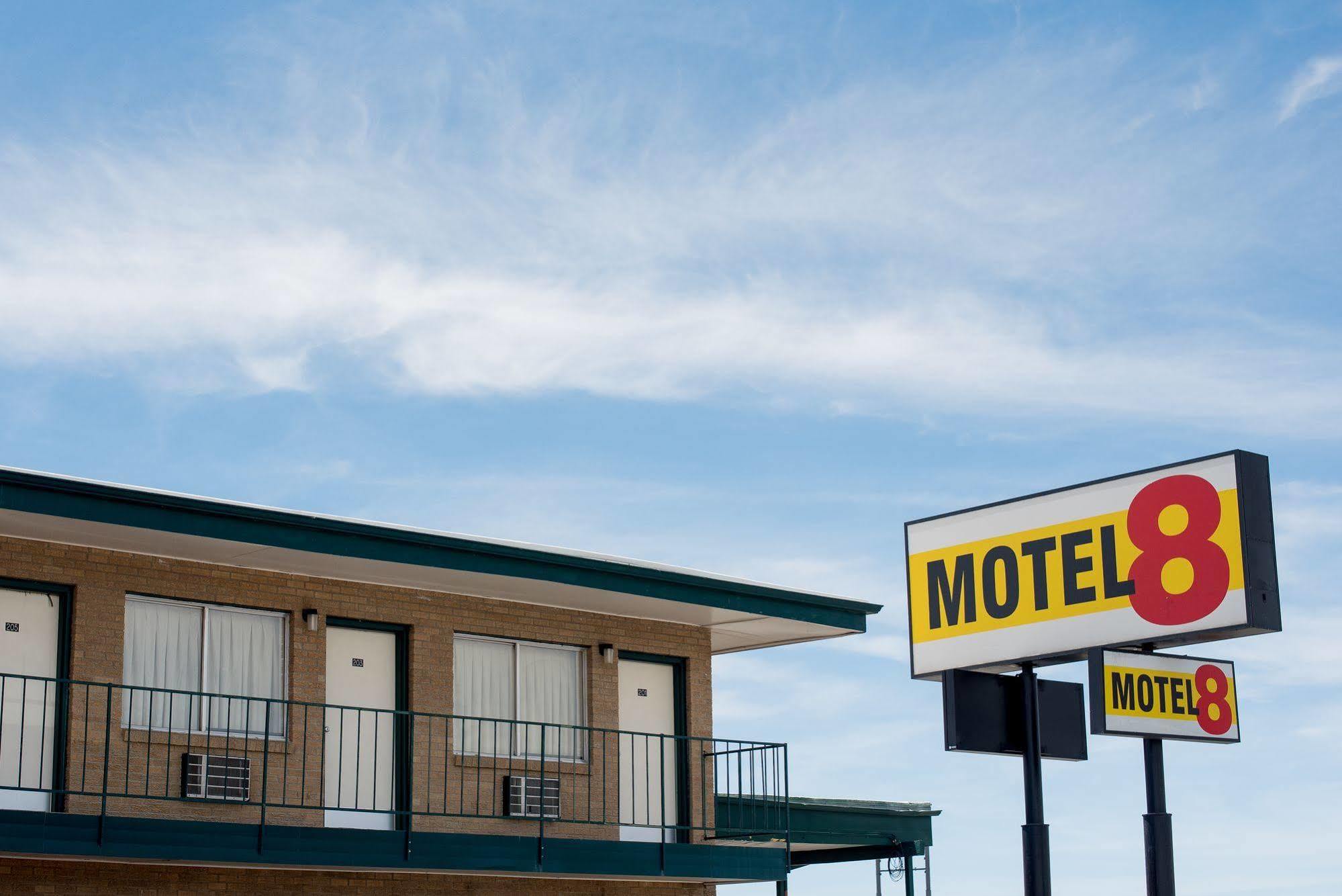 Motel 8 רוק ספרינגס מראה חיצוני תמונה