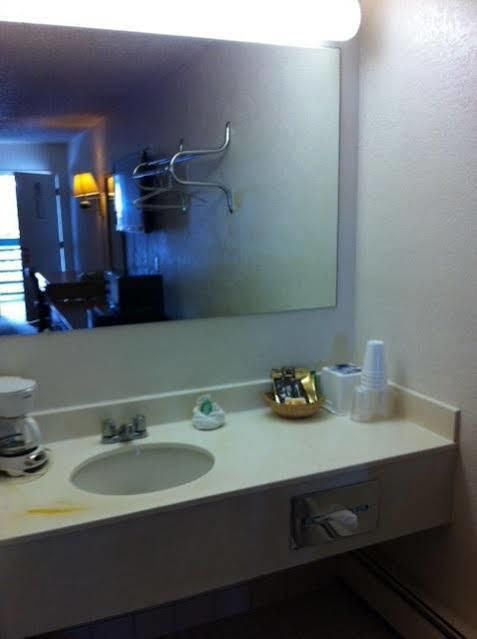 Motel 8 רוק ספרינגס מראה חיצוני תמונה